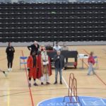 Saint-Nicolas et son ami Père Fouettard sur le terrain avant le match de nos TDM2